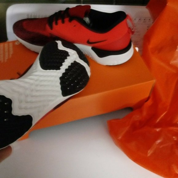 Mens Nike Odyssey Flyknit 10.5 Sneakers - Picture 2 of 3